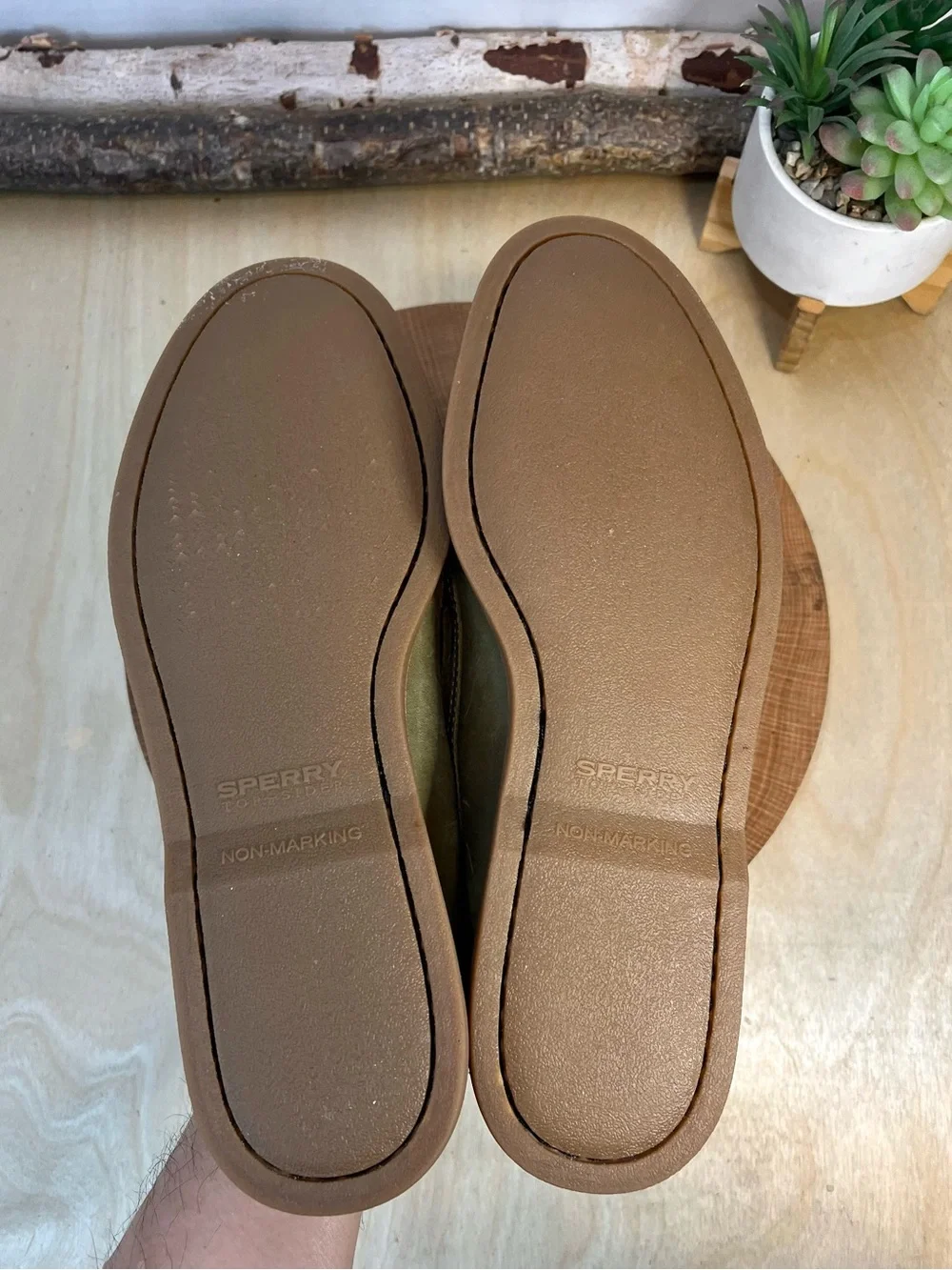 NWOT Sperry Gold Cup Burnished Olive Green Leather Boat Shoes Size 10